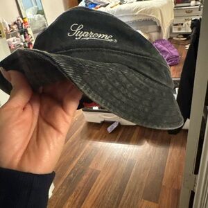 Supreme Black Bucket Hat